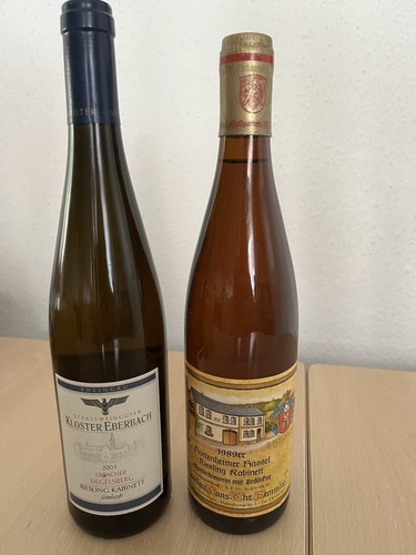 Zwei alte rheingauer weine - alte,